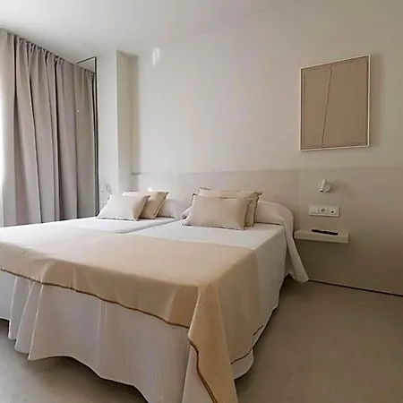 Roca Plana Hotel 2*