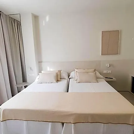Roca Plana Hotel